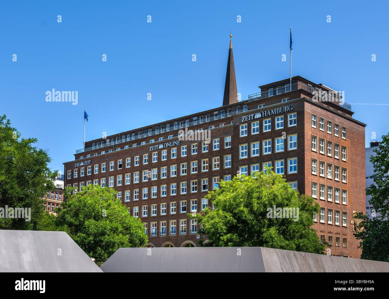 Hamburg, Germany - June 30, 2025: Headquarters of Zeit Online, Die Zeit and Zeit Hamburg - German weekly newspaper and digital platform, which is one Stock Photo