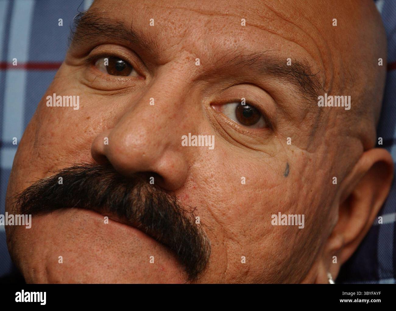 Teardrop tattoo hi-res stock photography and images - Alamy, image size:1300x1022