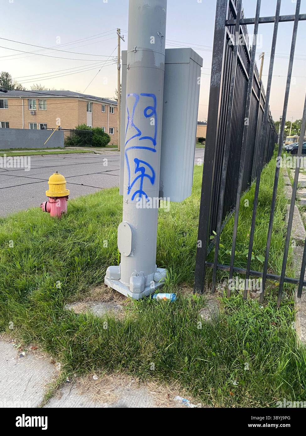 W7M ScoreGang graffiti. Crip set known for street-level disputes, petty crime, and extensive graffiti tagging in Detroit's Five Points neighborhood. - Smartphone Captured Stock Image
