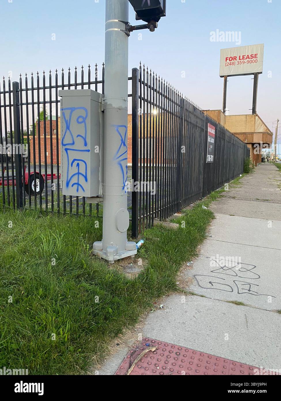 W7M ScoreGang graffiti. Crip set known for street-level disputes, petty crime, and extensive graffiti tagging in Detroit's Five Points neighborhood. - Smartphone Captured Stock Image