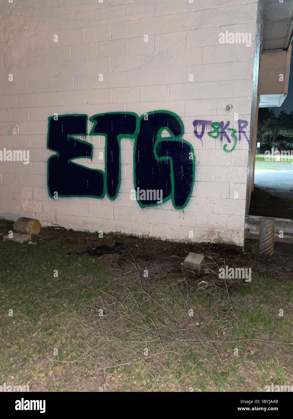W7M ScoreGang graffiti. Crip set known for street-level disputes, petty crime, and extensive graffiti tagging in Detroit's Five Points neighborhood. - Smartphone Captured Stock Image