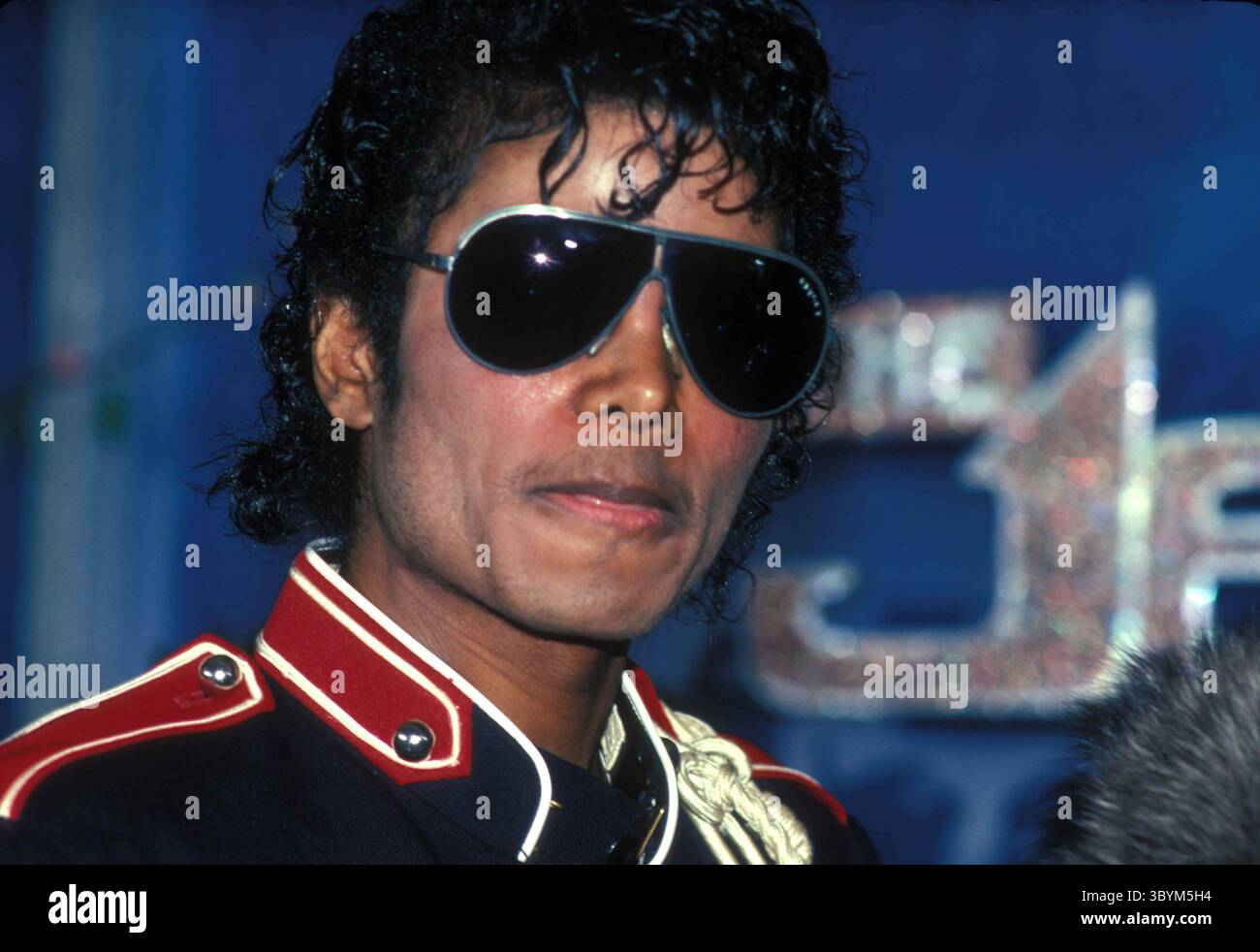 Michael jackson 1983 hi-res stock photography and images - Alamy