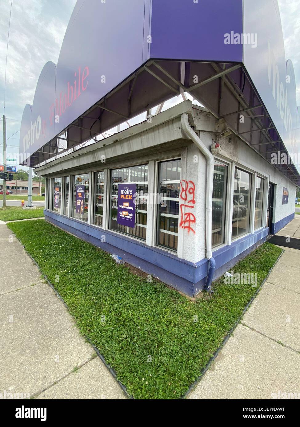 5PN is a Detroit street gang alliance of smaller Crip cliques and tag crews in 48219 (Five Points), including W7M, ScoreGang, ETGC, and more. - Smartphone Captured Stock Image