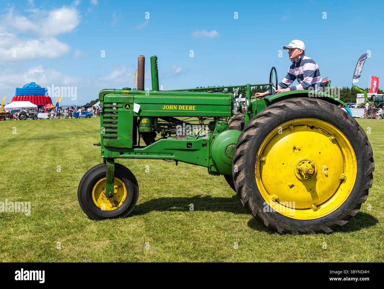John deere vintage tractor hi-res stock photography and