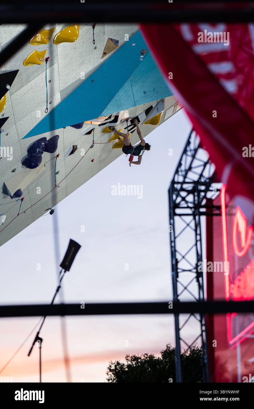 Bouldering