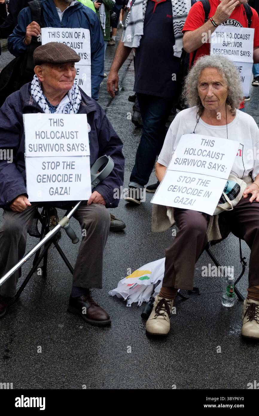 London, UK - 19 July 2025 - Stephen Kapos, (87) and Agnes Kory (80) Jewish holocaust survivors and the group Holocaust Survivor Descendants Against Gaza Genocide at the National March for Palestine 'Stop Starving Gaza' protest. Stock Photo