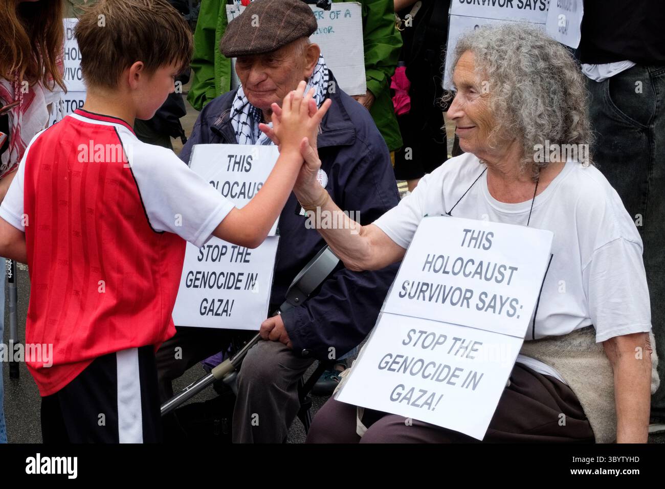 London, UK - 19 July 2025 - Stephen Kapos (87) and Agnes Kory (80), Jewish holocaust survivors at the National March for Palestine 'Stop Starving Gaza' protest. Stock Photo