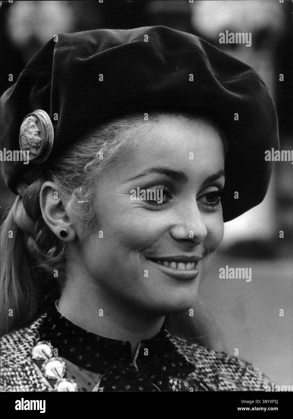 Bakersfield, California, Kern County : births, deaths \u0026amp; marriages  [newspaper clippings]; v. 4, image size:974x1390