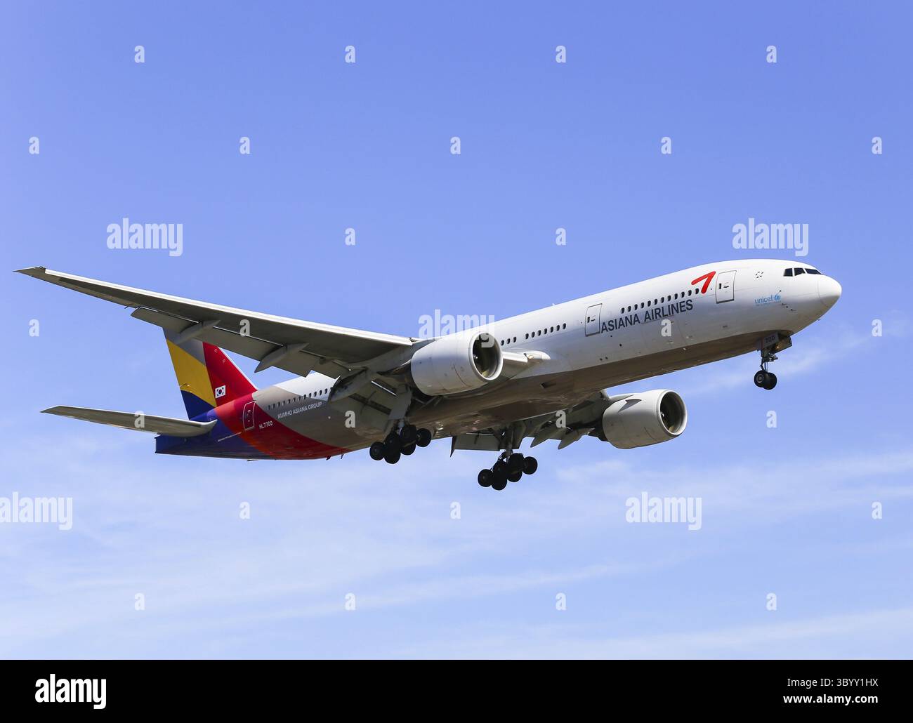 Asiana Airlines Boeing 777-200 landing at London Heathrow airport