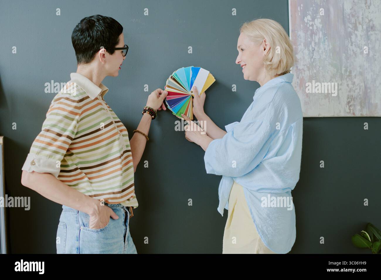 Paint swatches on wall hi-res stock photography and images - Alamy