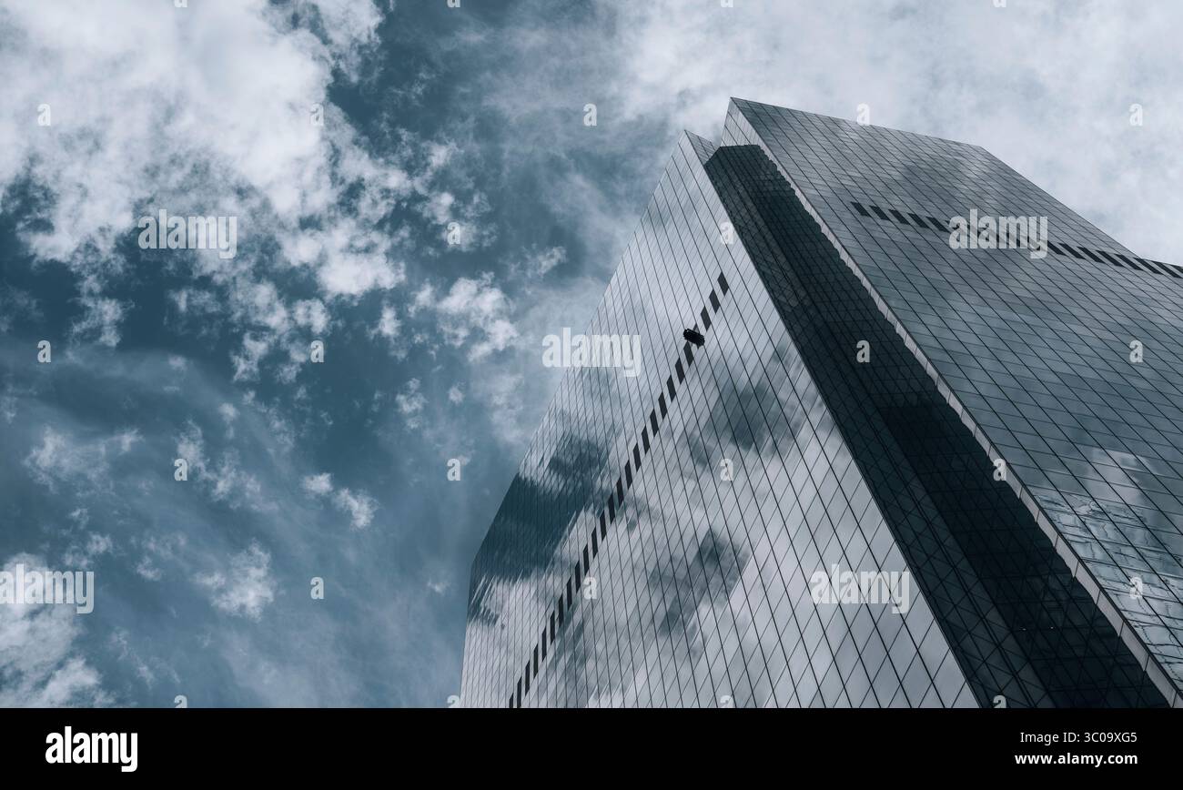 Sun office buildings hi-res stock photography and images - Alamy