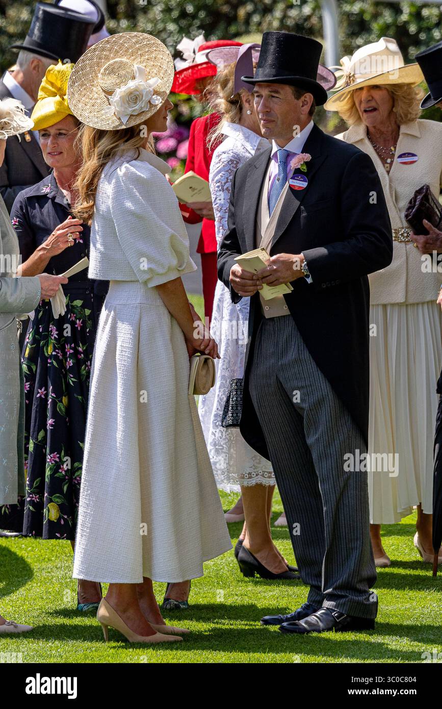 Inside the Intimate Gloucestershire Wedding