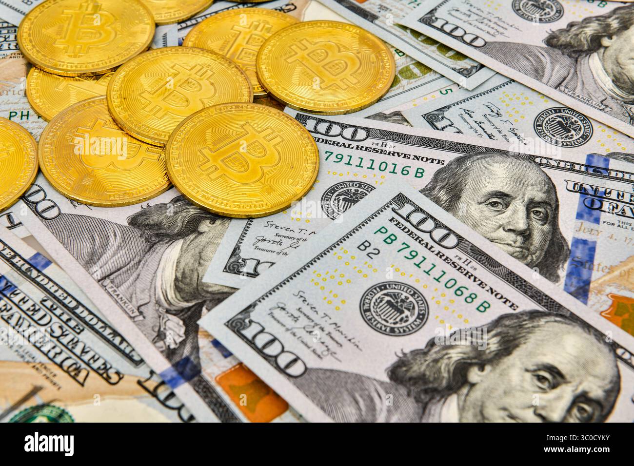 Digital money 100 dollar bill hi-res stock photography and images - Alamy