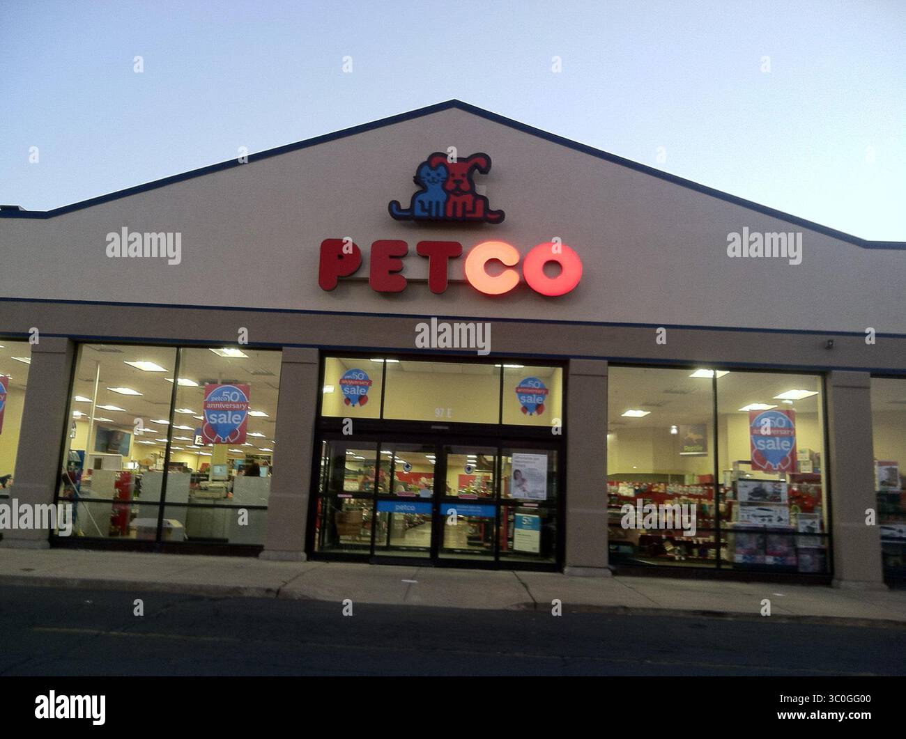 October 11, 2015 - Feasterville, PA, USA - A Petco store in Feasterville, Pa. Pet owners are projected to spend about $60.6 billion this year on food, toys, grooming and boarding, among other things -- up from $58 billion in 2014. (Credit Image: © Suzette Parmley/Philadelphia Inquirer/TNS via ZUMA Wire) Stock Photo