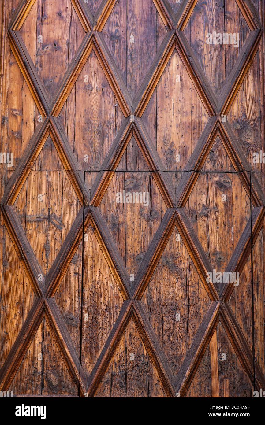 Old oak wooden doors hi-res stock photography and images - Alamy