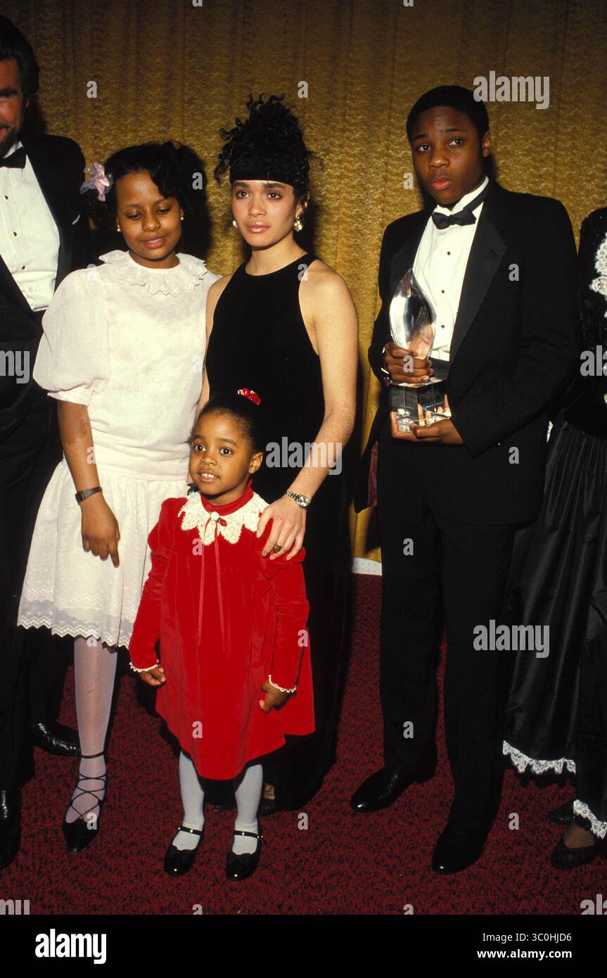 did malcolm jamal warner passed away