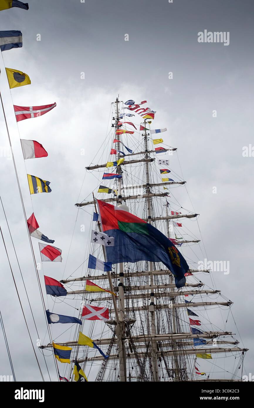 Tall ships race aberdeen hi-res stock photography and images - Alamy
