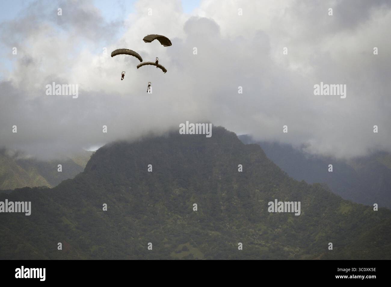 March 5, 2017 - Honolulu, Hawaii, U.S. - 103rd Rescue Squadron Trains ...