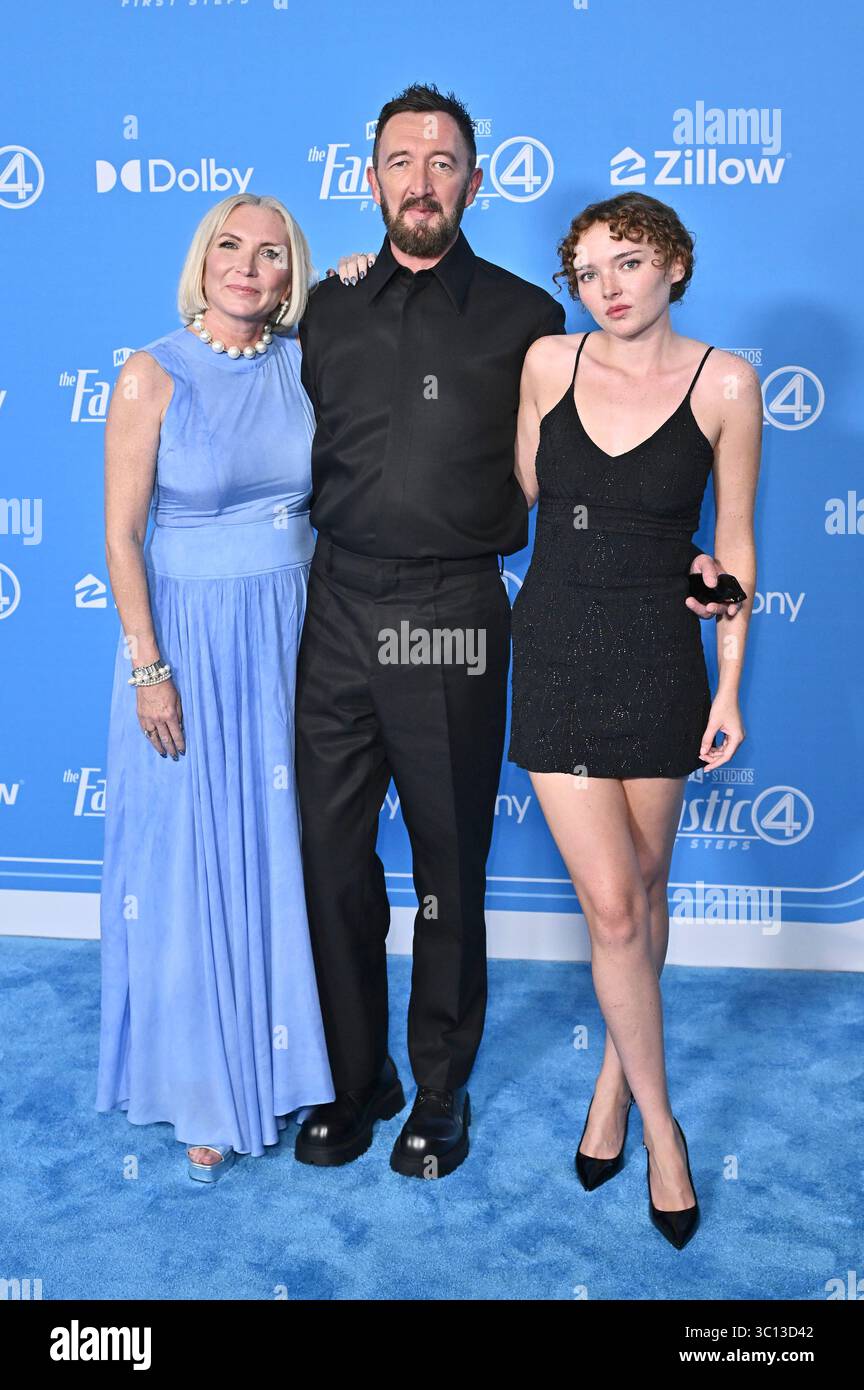 Ralph Inson Ralph Ineson mit Ehefrau Ali Ineson und Tochter Rebecca Ineson bei der ...