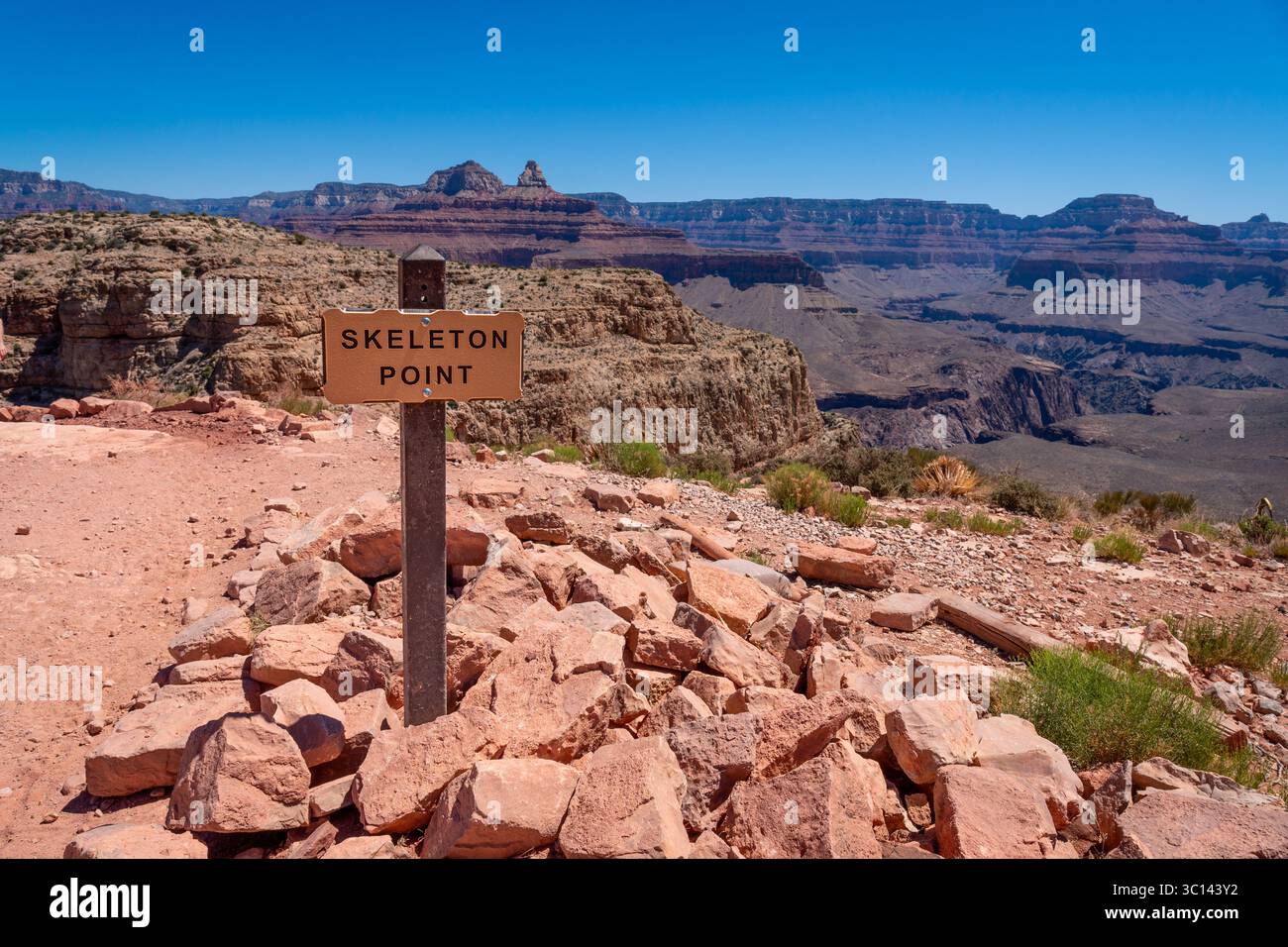 Skeleton Point Grand Canyon Skeleton Point Sign on South Kaibab Trail Descent Stock ...