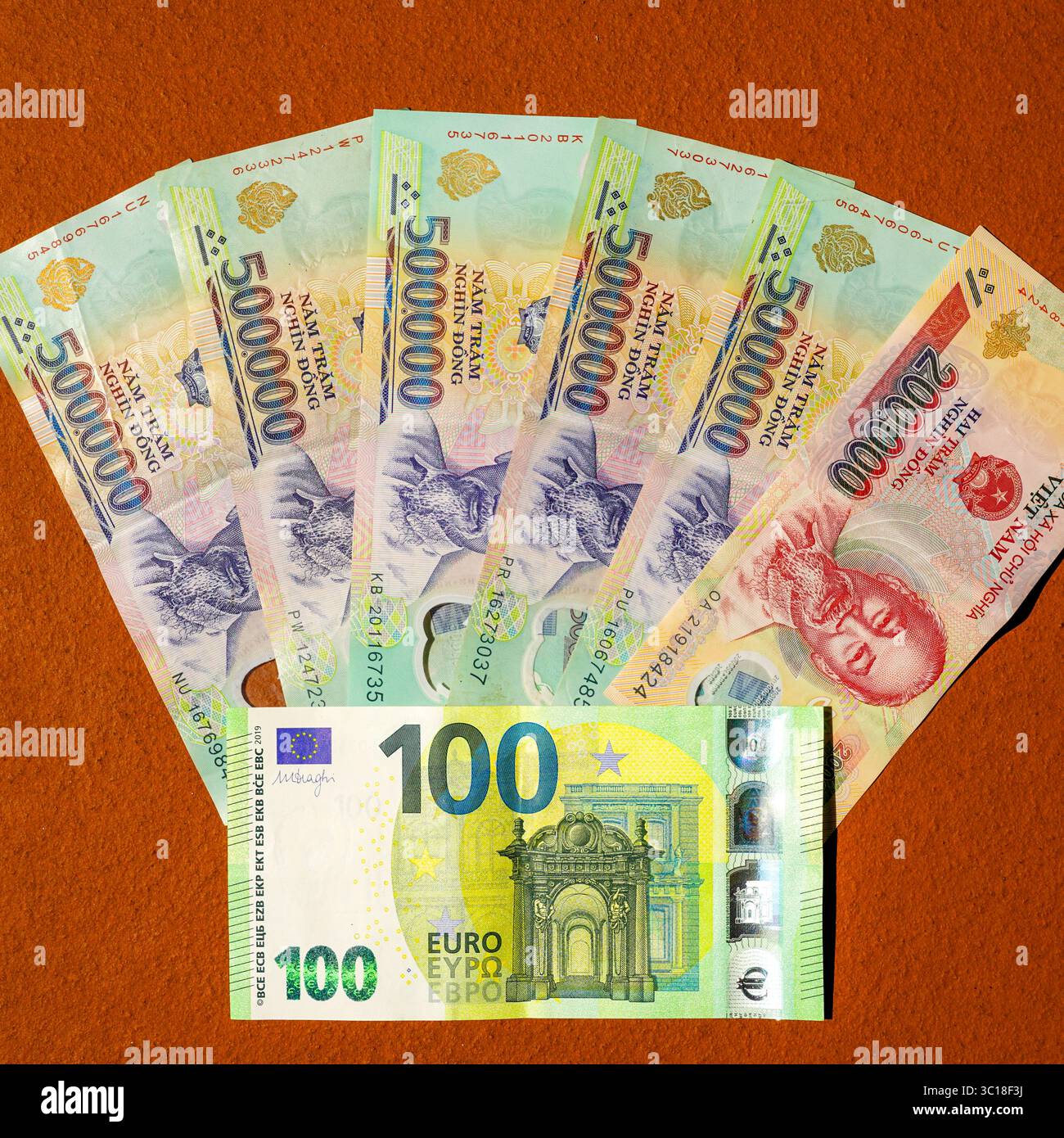 Paper currency vietnam hi-res stock photography and images - Page 3 - Alamy