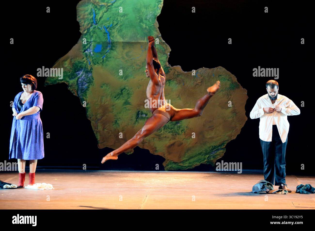 Danza musical hi-res stock photography and images - Alamy, image size:1300x956