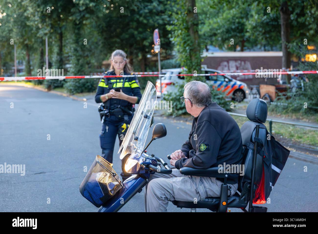 UTRECHT - Police are investigating potentially hazardous substances found in a car on Beneluxlaan. Residents of a flat have been evacuated as a precaution. Beneluxlaan near the flat and Europaplein have also been closed. ANP LAURENS NIEZEN netherlands out - belgium out Stock Photo