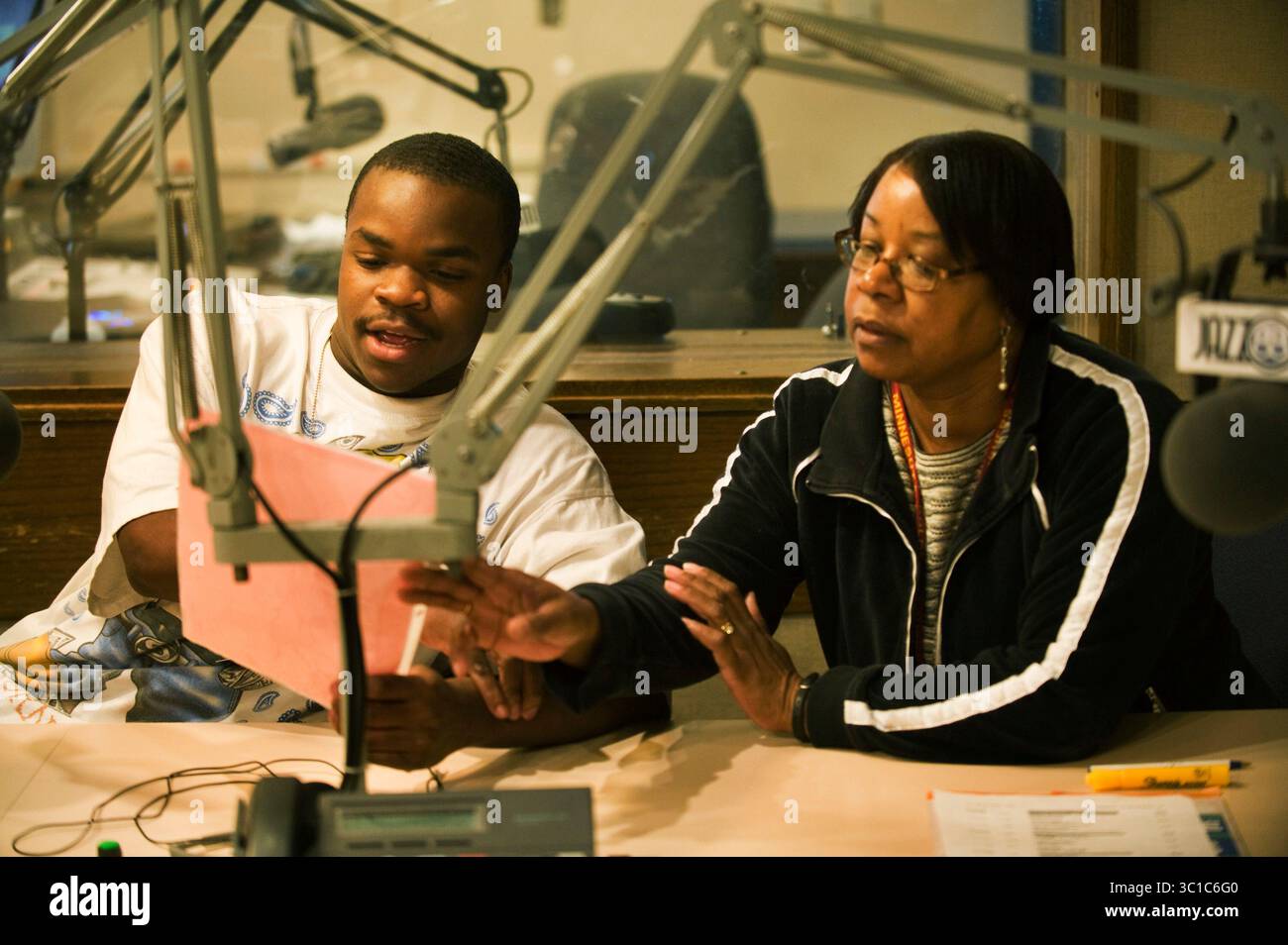 Celebrating the stations 30th anniversary hi-res stock photography and ...