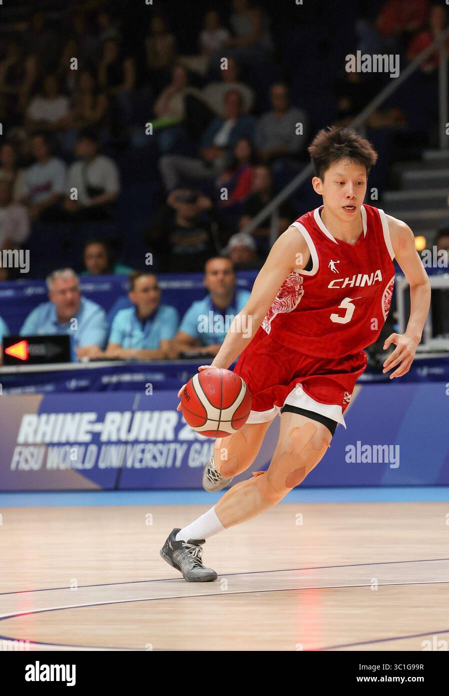 (250723) -- ESSEN, July 23, 2025 (Xinhua) -- Tian Yuanyuan of China ...