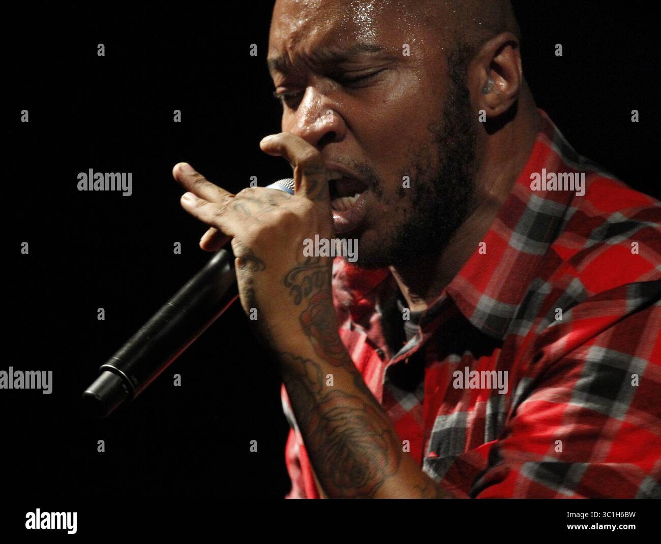 Dessa doomtree hi-res stock photography and images - Alamy