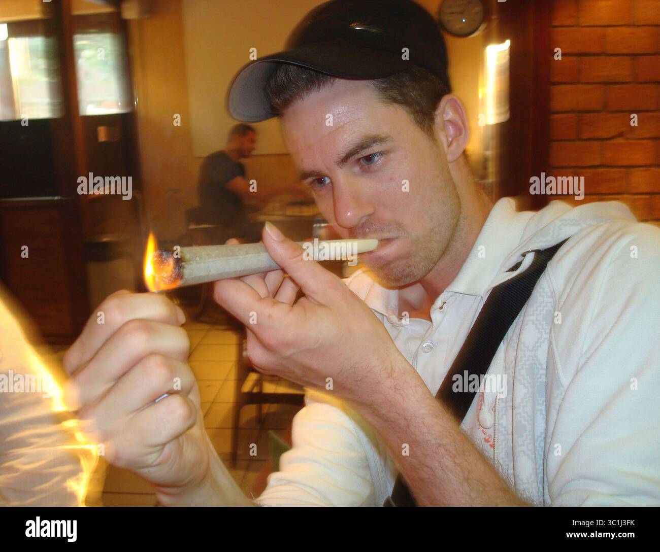 marlboro cigarette slim Comparative tasting of Marlboro cigarettes. | by Henry Tudor