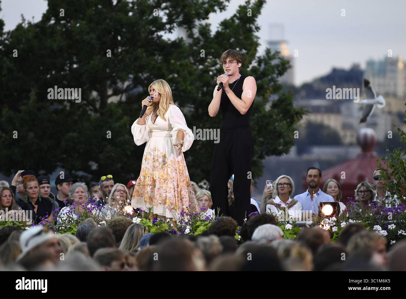 Pernilla wahlgren hi-res stock photography and images - Alamy