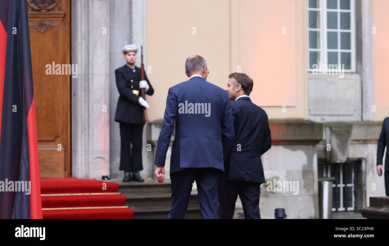 Berlin, Germany, 23th Juli 2025. Arrival of the President of the French Republic, Mr Emmanuel Macron (FRA), and welcome by Federal Chancellor Mr Friedrich Merz (GER) at Villa Borsig. Photo: Klaus Kroenert Credit: Klaus Kroenert/Alamy Live News Stock Photo