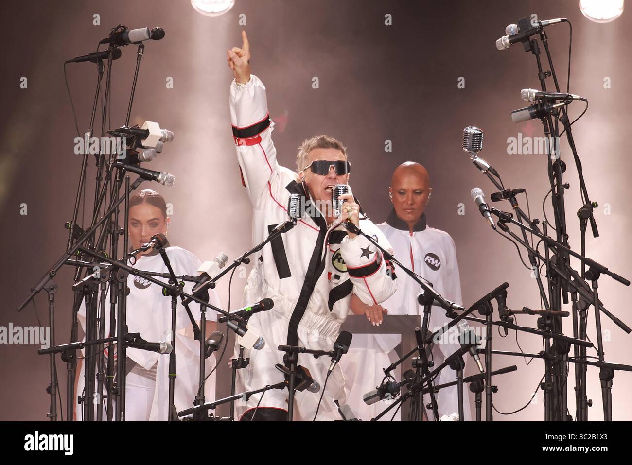 robbie williams waldbühne berlin 22 juli