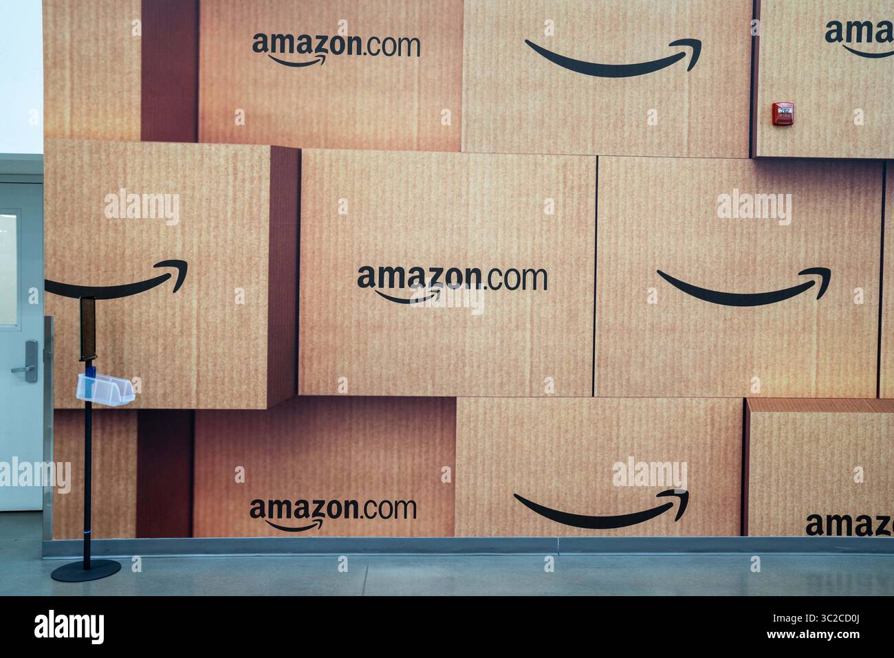 Amazon robotics logo hi-res stock photography and images - Alamy