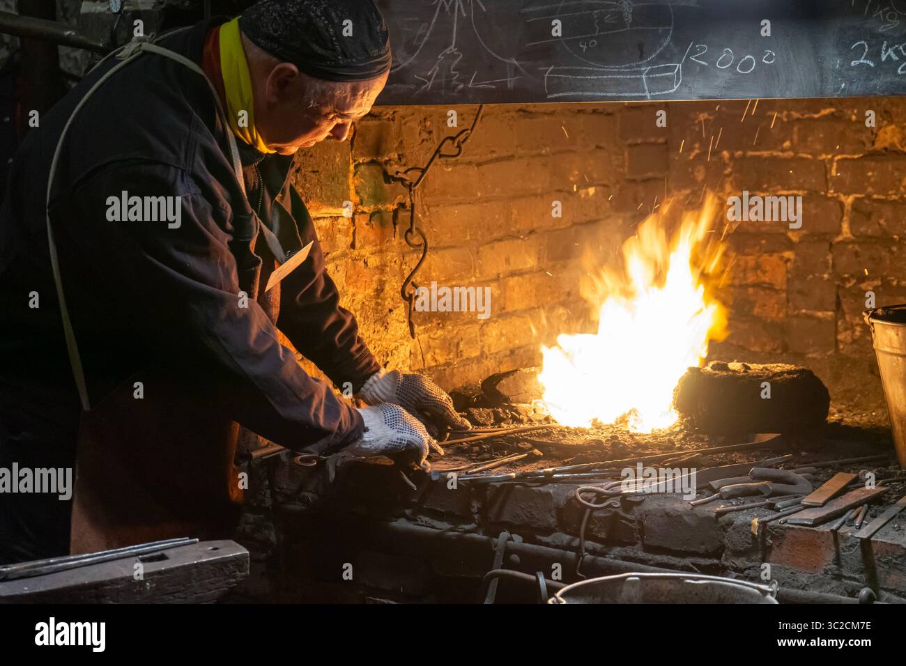 Fire Forging Metal Metal forging hi-res stock photography and images - Alamy