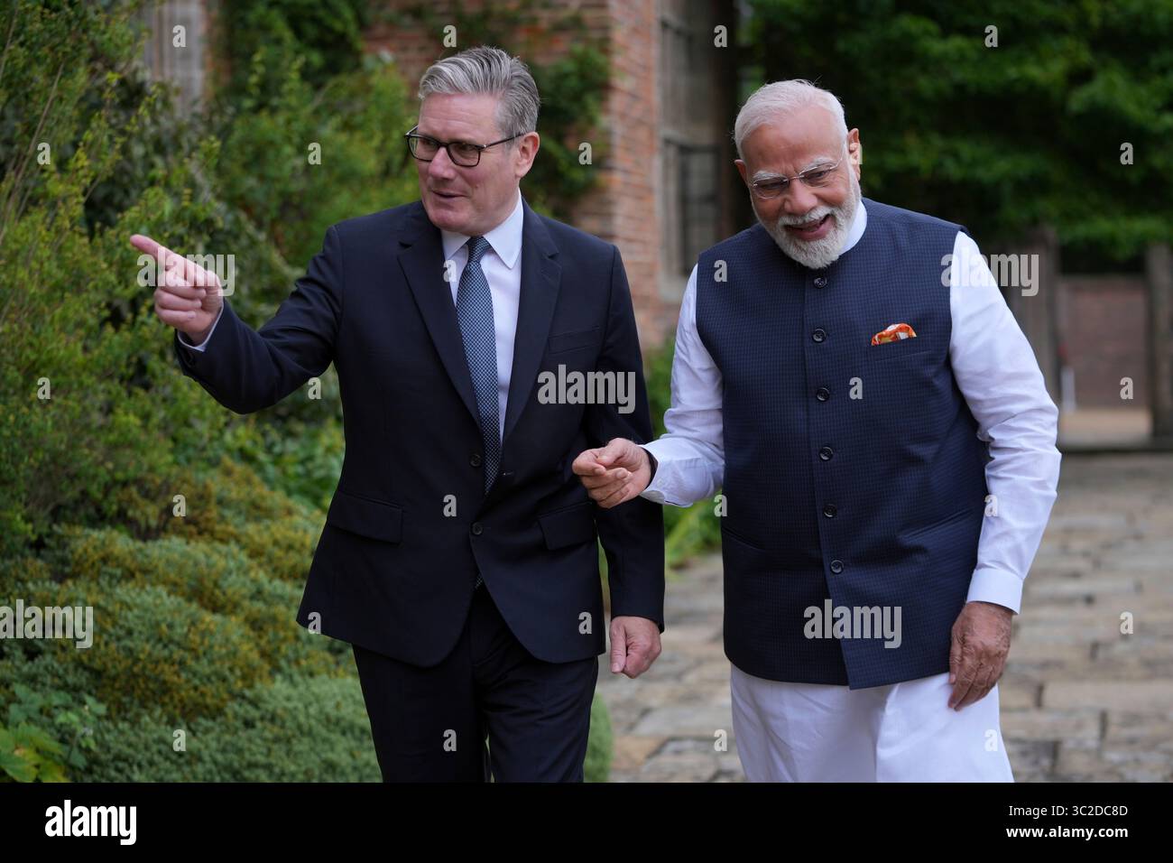 Prime Minister Sir Keir Starmer (left) welcomes the Prime Minister of India, Narendra Modi, during his visit to Chequers, the country house of the serving Prime Minister of the UK, near Aylesbury in Buckinghamshire. Picture date: Thursday July 24, 2025. Stock Photo