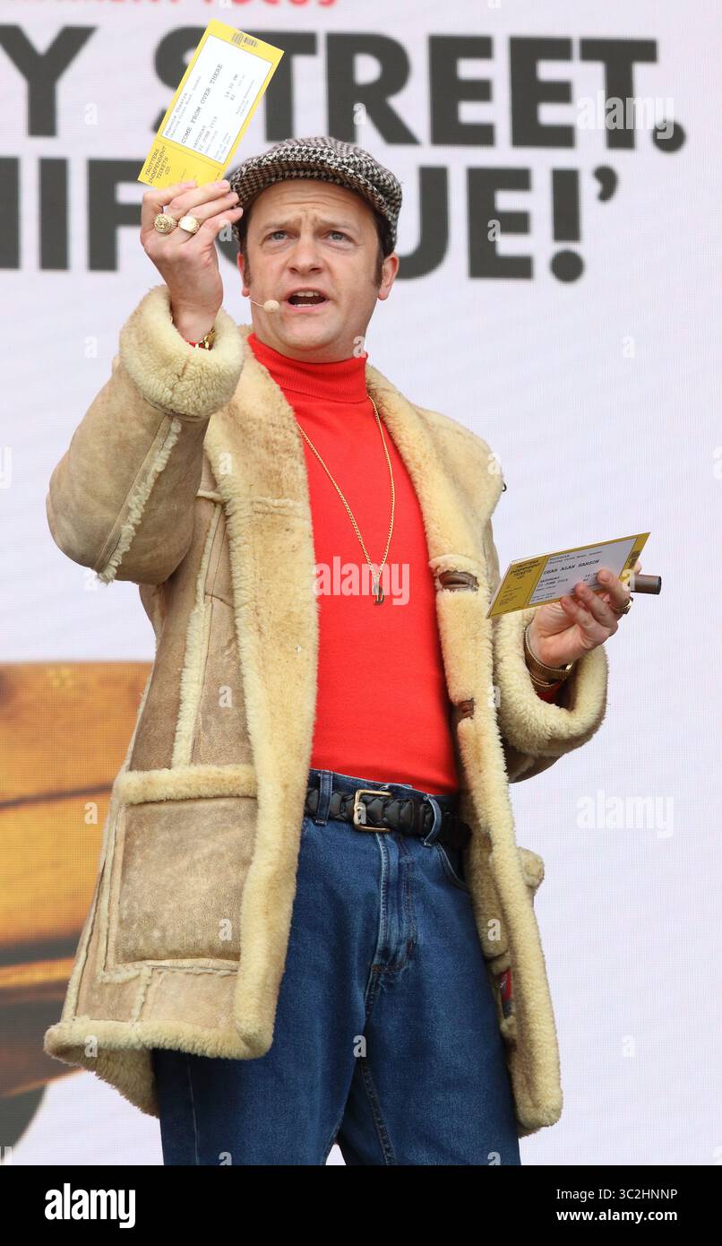 Only fools horses cast hi-res stock photography and images - Alamy