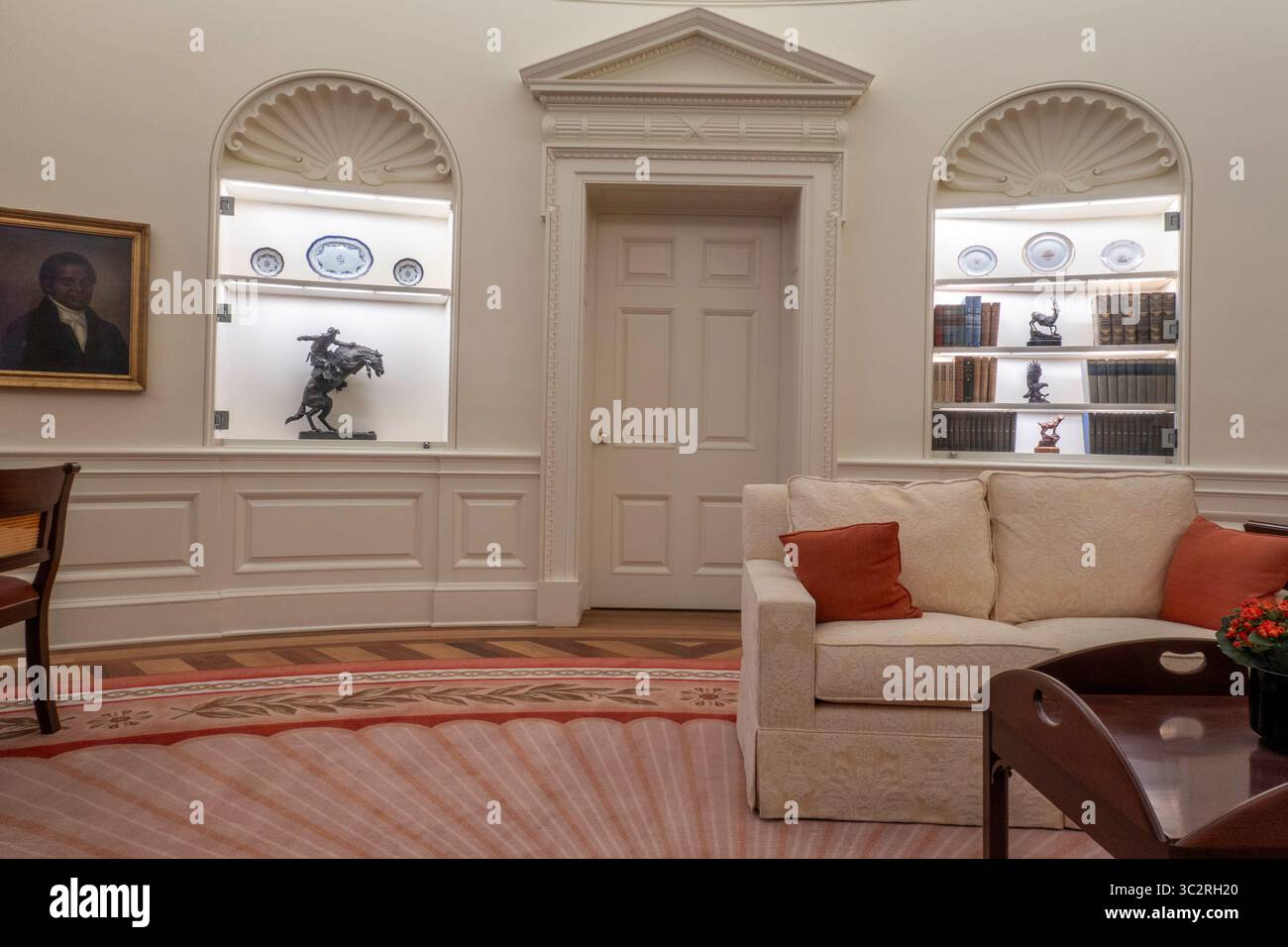 Replica of the Presidents Oval Office at The New Yo k Historical ...