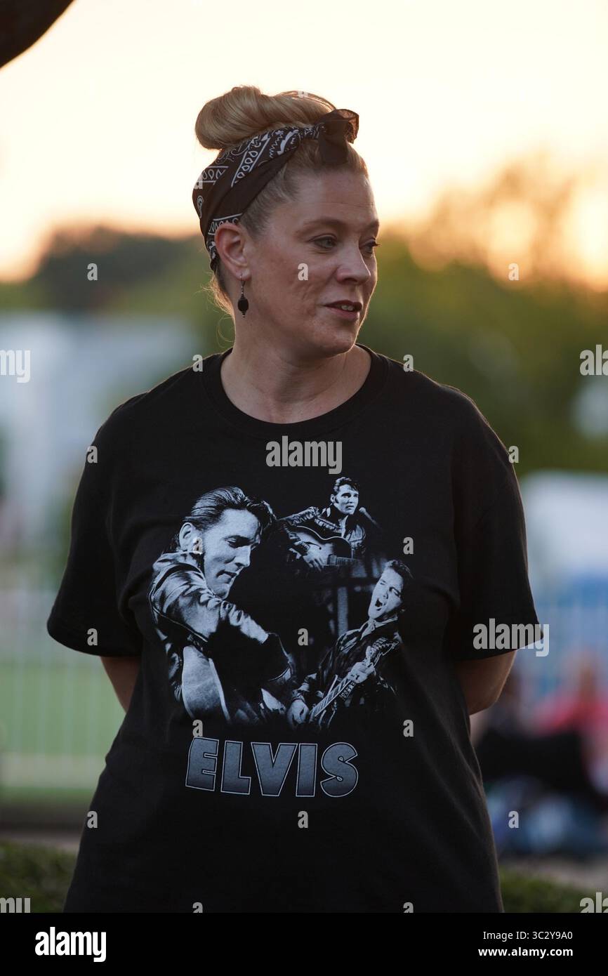 August 15, 2019, Memphis, Tennessee, USA: Thousands of fans gather for the Candlelight Vigil in remembrance of the death of ELVIS PRESLEY at Graceland in Memphis, Tennessee. Presley passed away on August 16, 1977, at the age of 42. In the years since his death, Graceland became a mecca of sorts for his fans, who travel from around the world to Memphis in the days surrounding the anniversary of his death for the annual event known as Elvis Week. (Credit Image: © Karen Focht/ZUMA Wire) Stock Photo
