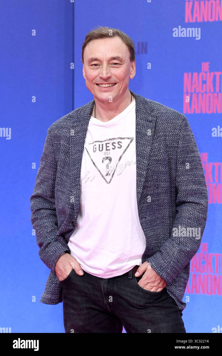 Werner Daehn Bei Der Deutschlandpremiere Von DIE NACKTE KANONE In Werner Daehn Bei Der Deutschlandpremiere Von Die Nackte Kanone In Berlin Am 24072025 Werner Daehn At The German Premiere Of Die Nackte Kanone In Berlin On 24 07 2025 3C3221K