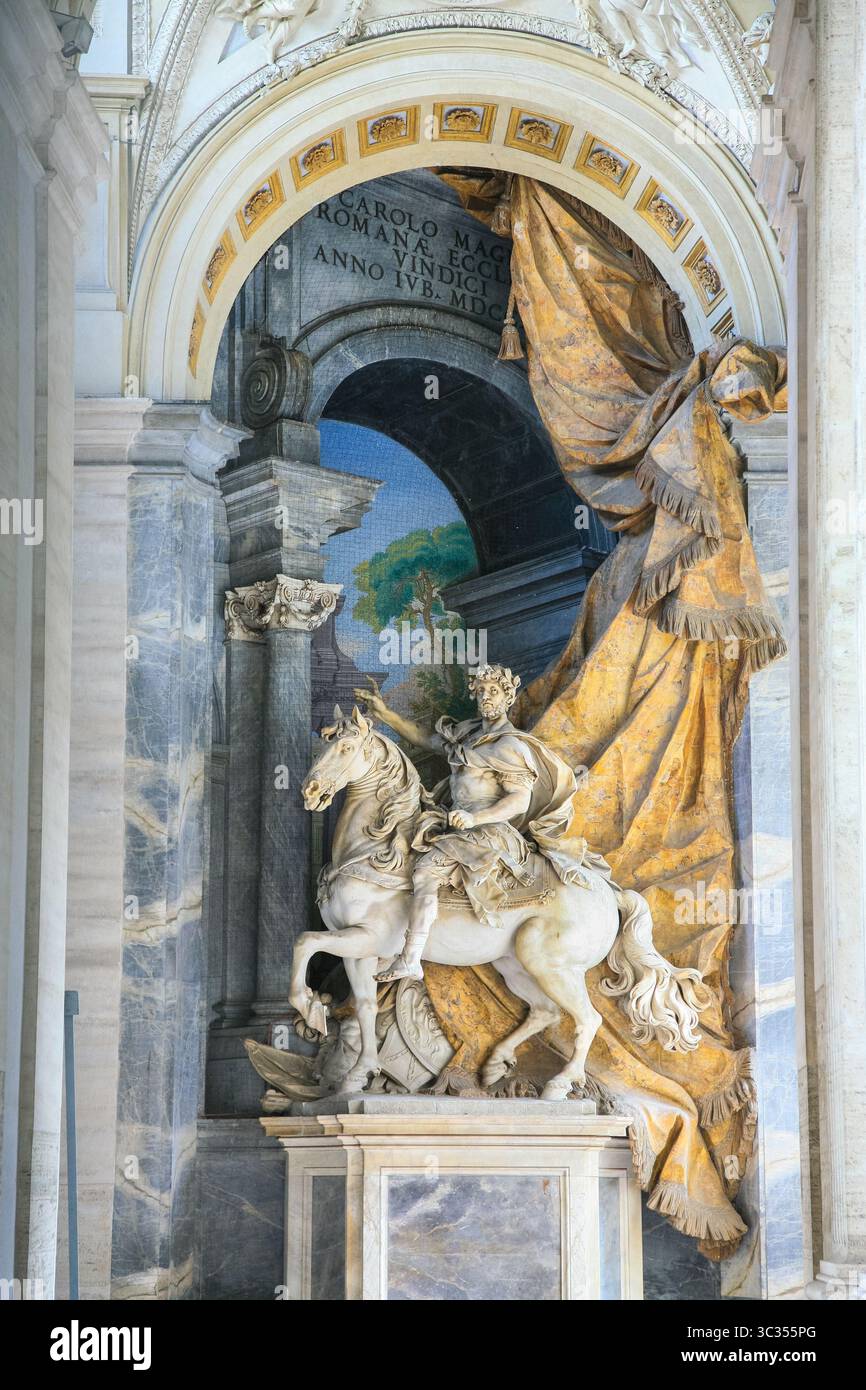 Holy roman emperor charlemagne hi-res stock photography and images - Alamy