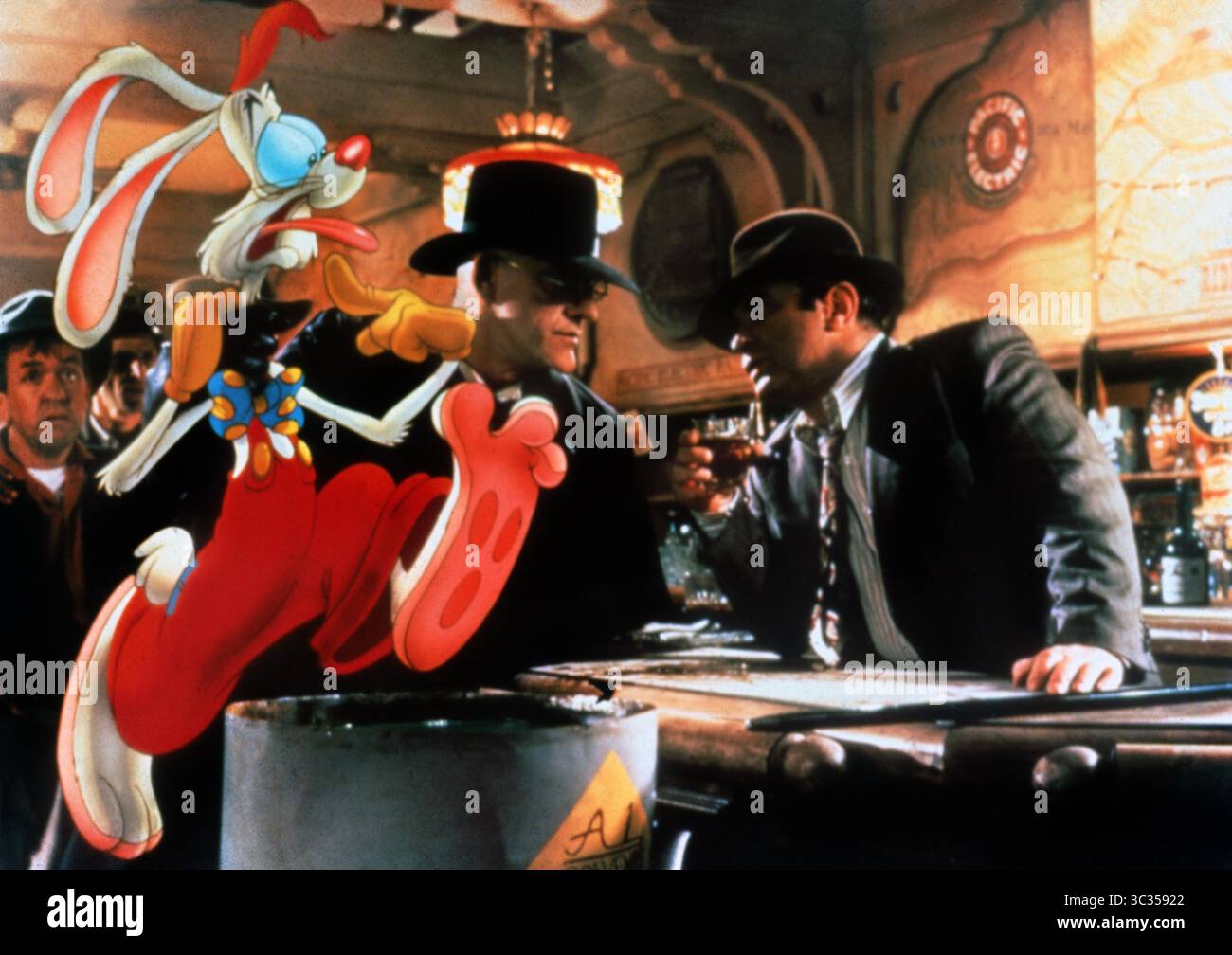 Who framed roger rabbit bob hoskins hi-res stock photography and images ...
