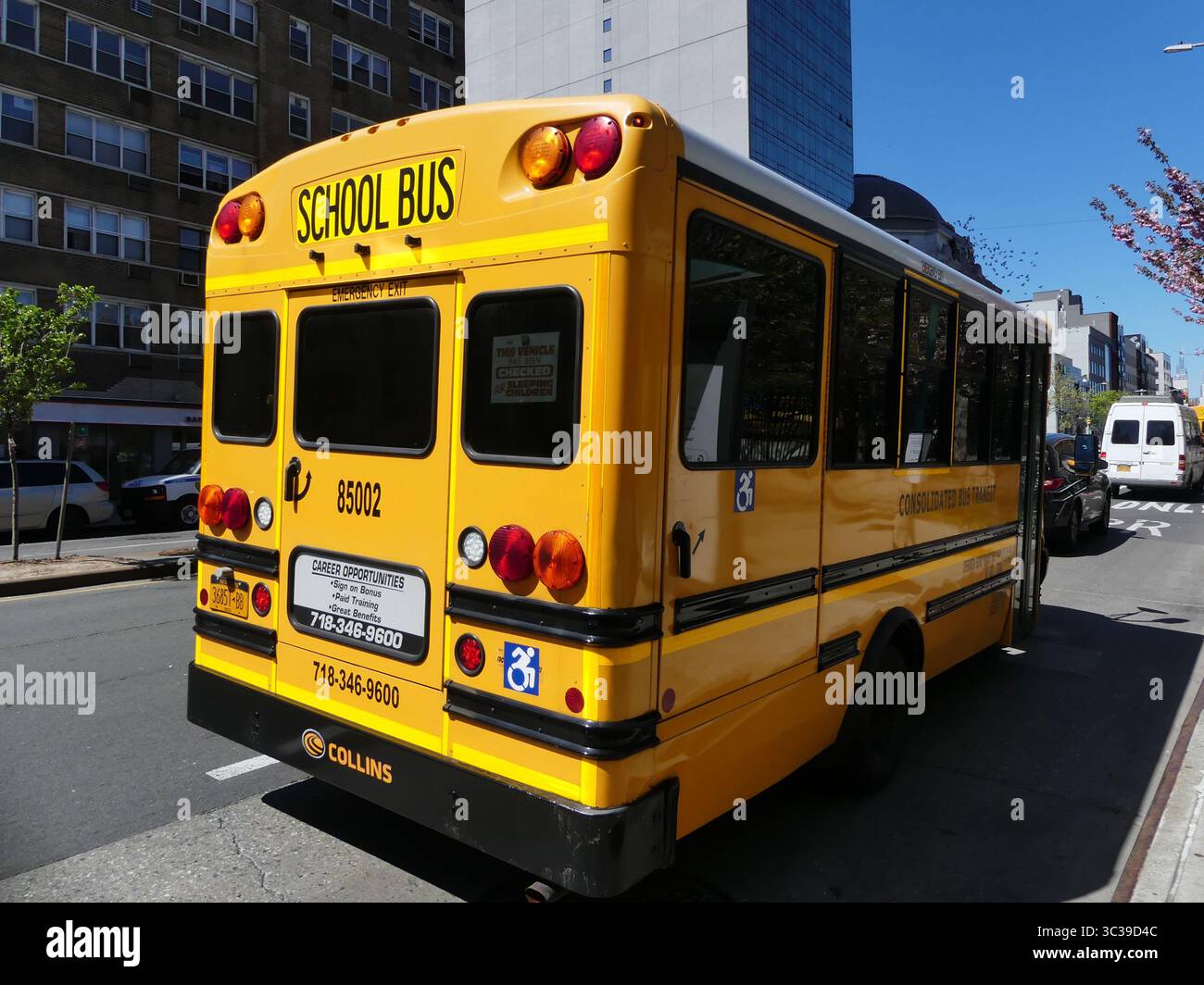 Electric school buses new york hi-res stock photography and images - Alamy