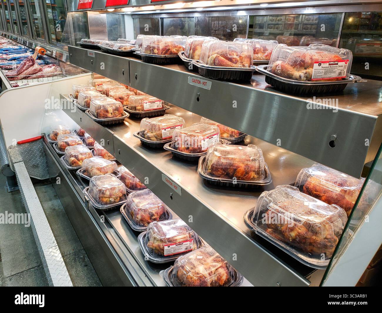 Rotisserie chicken container hi-res stock photography and images - Alamy