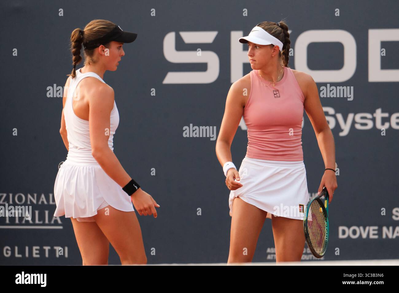 Palermo, Italy. 25th July, 2025. Renata Jamrichovs and Tara Wuerth in action against Momoko Kobori and Ayano Shimizu during the 36th Palermo Ladies Open at Country Time Club during 36° Palermo Ladies Open, International Tennis match in Palermo, Italy, July 25 2025 Credit: Independent Photo Agency/Alamy Live News Stock Photo