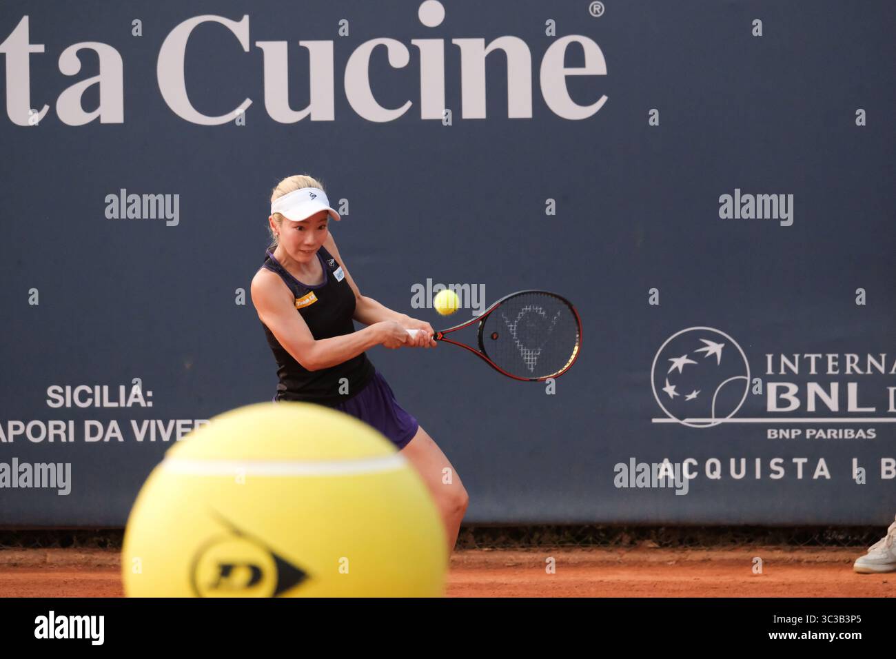 Palermo, Italy. 25th July, 2025. Renata Jamrichovs and Tara Wuerth in action against Momoko Kobori and Ayano Shimizu during the 36th Palermo Ladies Open at Country Time Club during 36° Palermo Ladies Open, International Tennis match in Palermo, Italy, July 25 2025 Credit: Independent Photo Agency/Alamy Live News Stock Photo