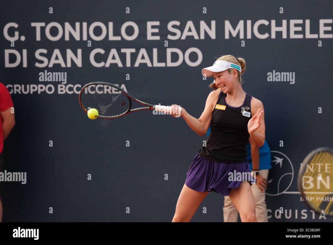 Palermo, Italy. 25th July, 2025. Renata Jamrichovs and Tara Wuerth in action against Momoko Kobori and Ayano Shimizu during the 36th Palermo Ladies Open at Country Time Club during 36° Palermo Ladies Open, International Tennis match in Palermo, Italy, July 25 2025 Credit: Independent Photo Agency/Alamy Live News Stock Photo