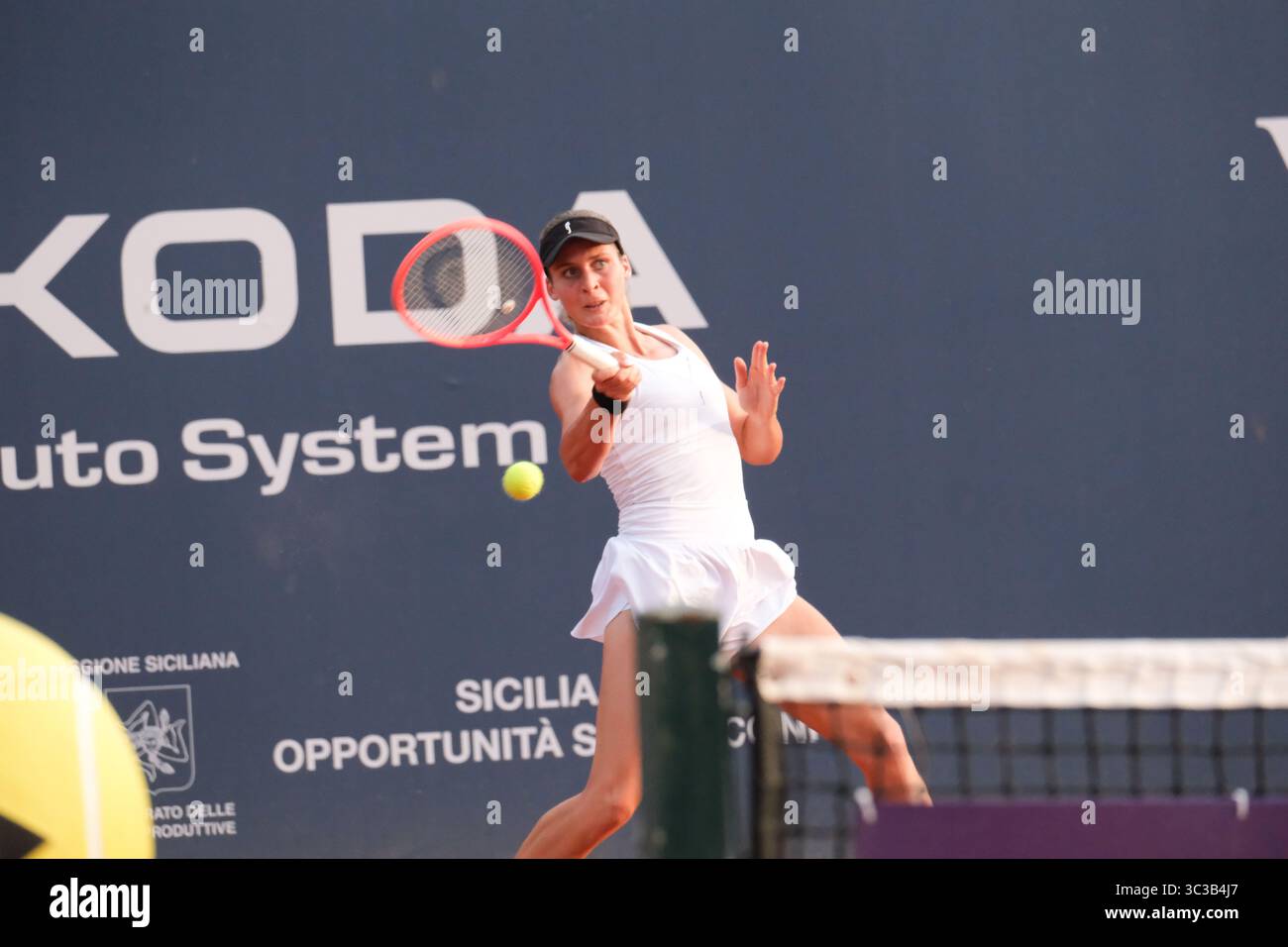 Palermo, Italy. 25th July, 2025. Renata Jamrichovs and Tara Wuerth in action against Momoko Kobori and Ayano Shimizu during the 36th Palermo Ladies Open at Country Time Club during 36° Palermo Ladies Open, International Tennis match in Palermo, Italy, July 25 2025 Credit: Independent Photo Agency/Alamy Live News Stock Photo