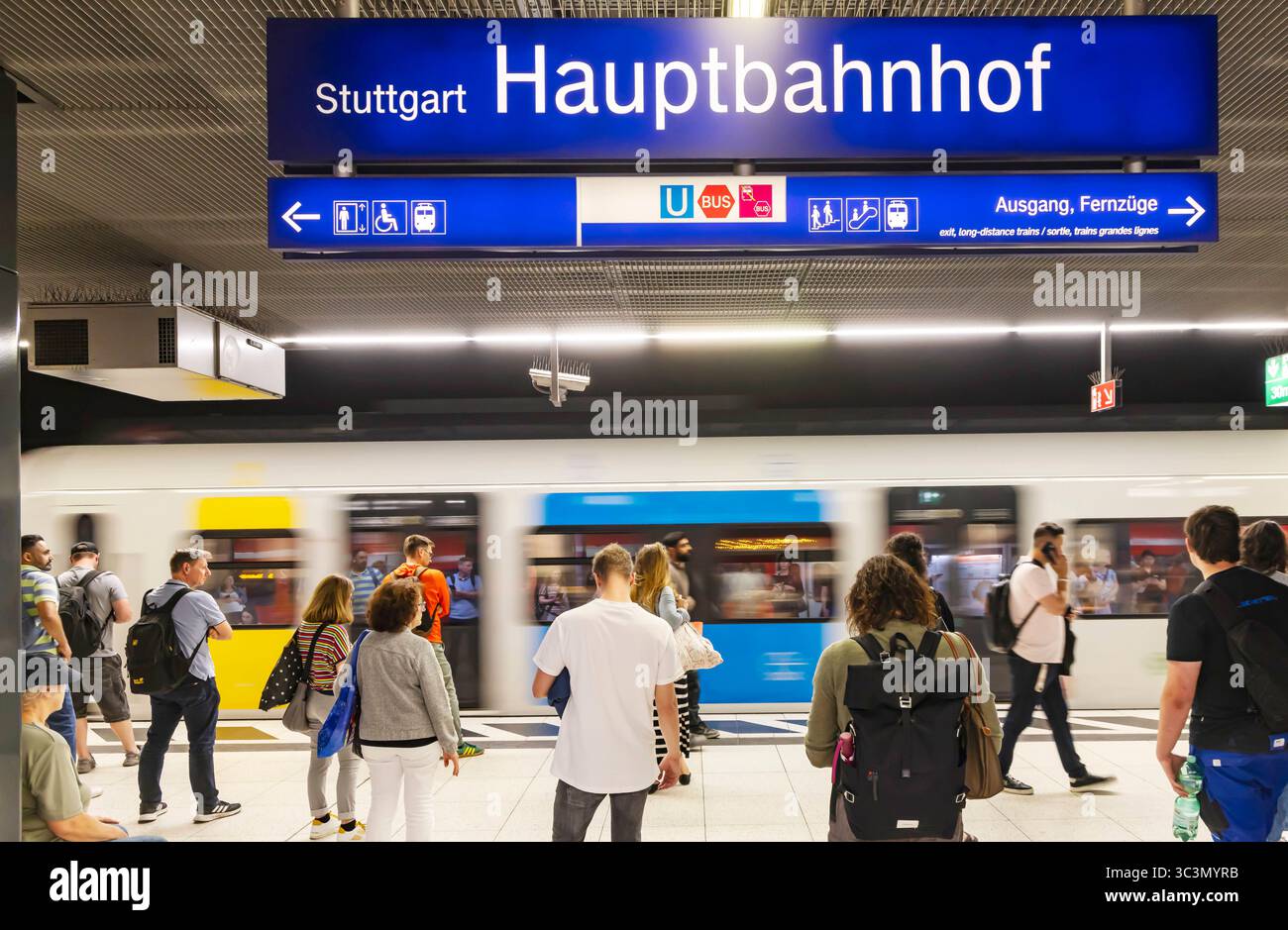 Spannende Bahnhof Stuttgart Ankunft Bildernull